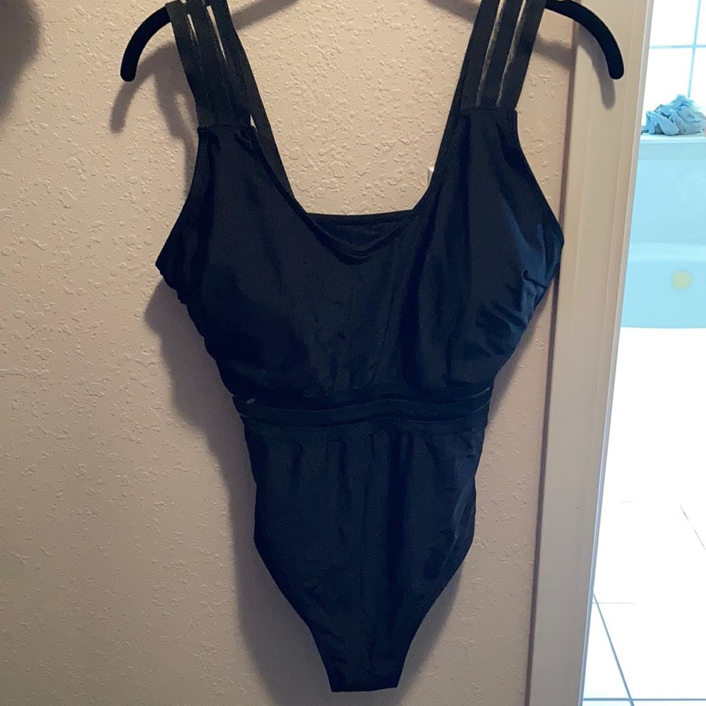 —Large Black Cupshe Swimsuit